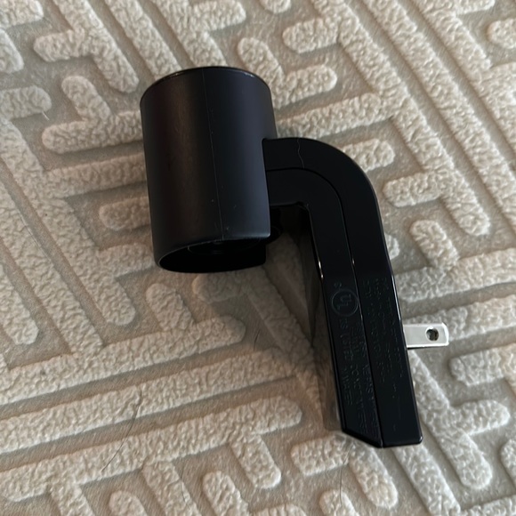 Bath & Body Works ~ Basic Black Wallflower Plug-in - Picture 1 of 1